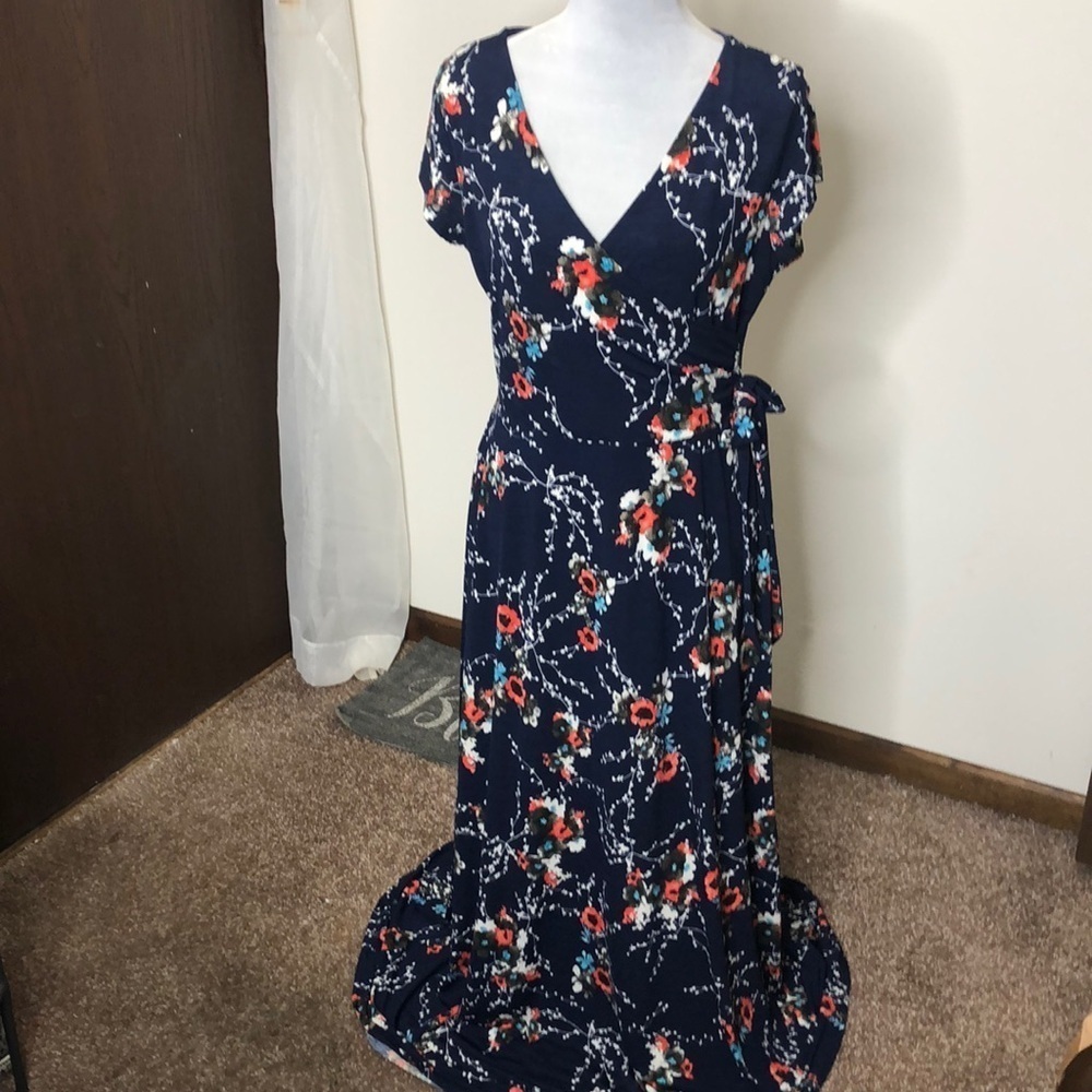 Le Lis deep blue floral print short sleeve maxi dress size medium